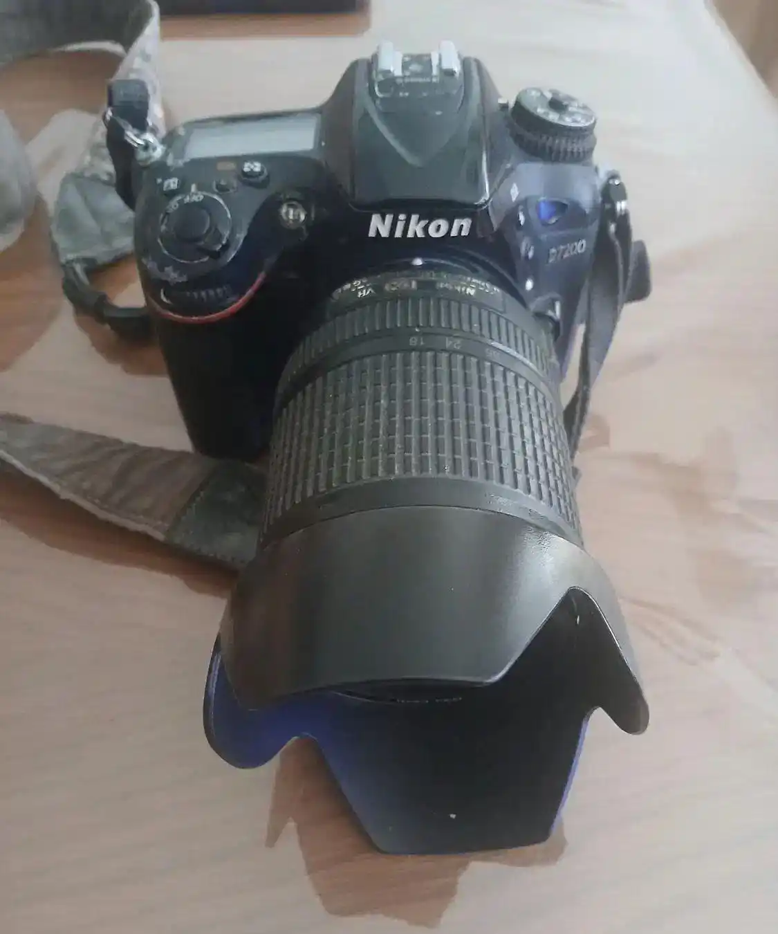 دوربین عکاسی d7200 نیکون دست دو