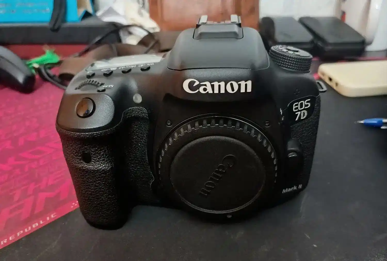 دوربین کانن (7D Mark II (Canon دست دو