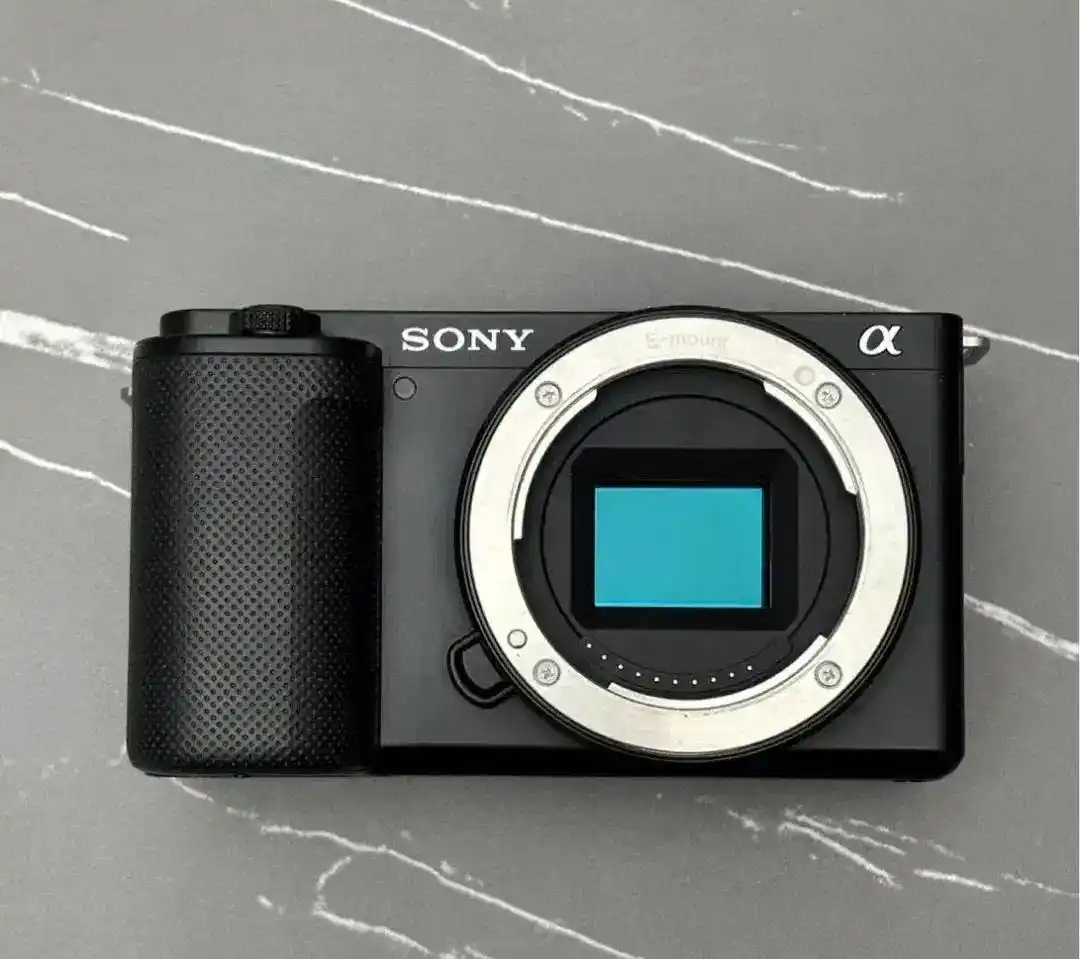 sony ZV-E10 + لنز سونی 50mm دست دو