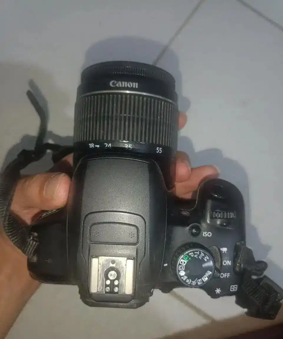 دوربین 650d کانن دست دو