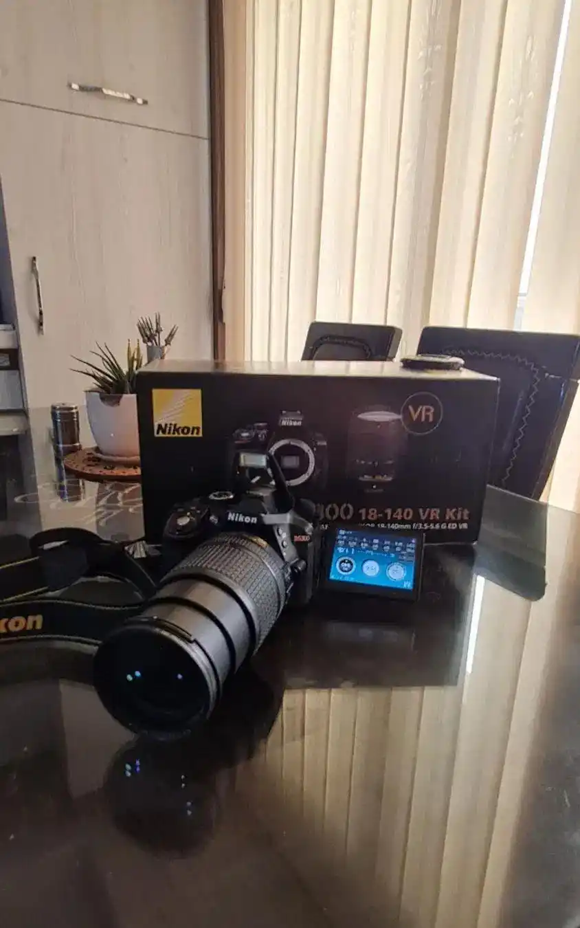 d5300 با لنز حرفه ای دست دو