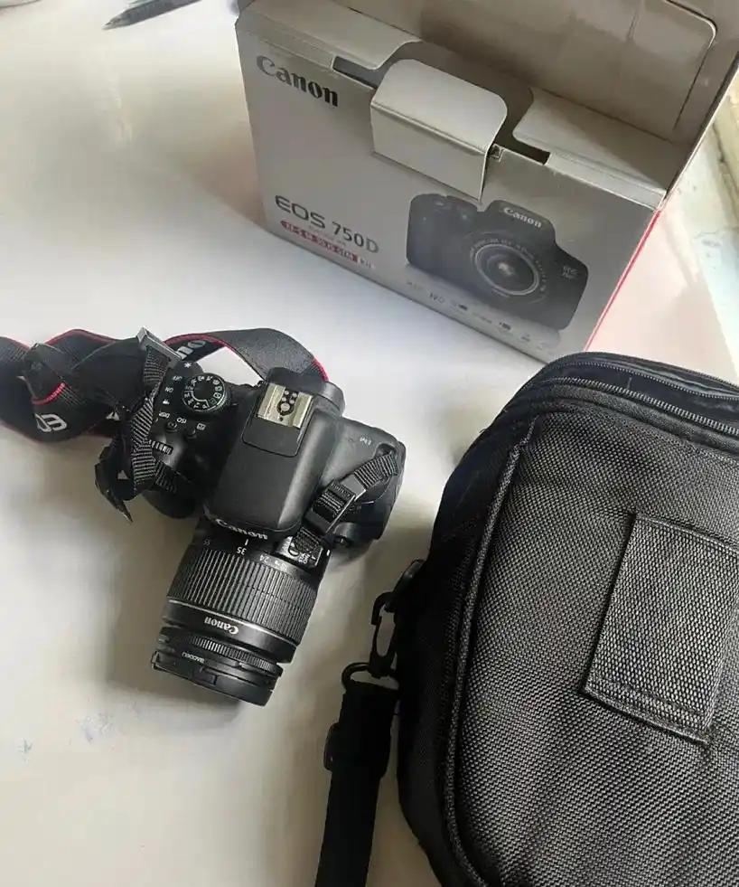 دوربین کنون 750d/ Canon دست دو