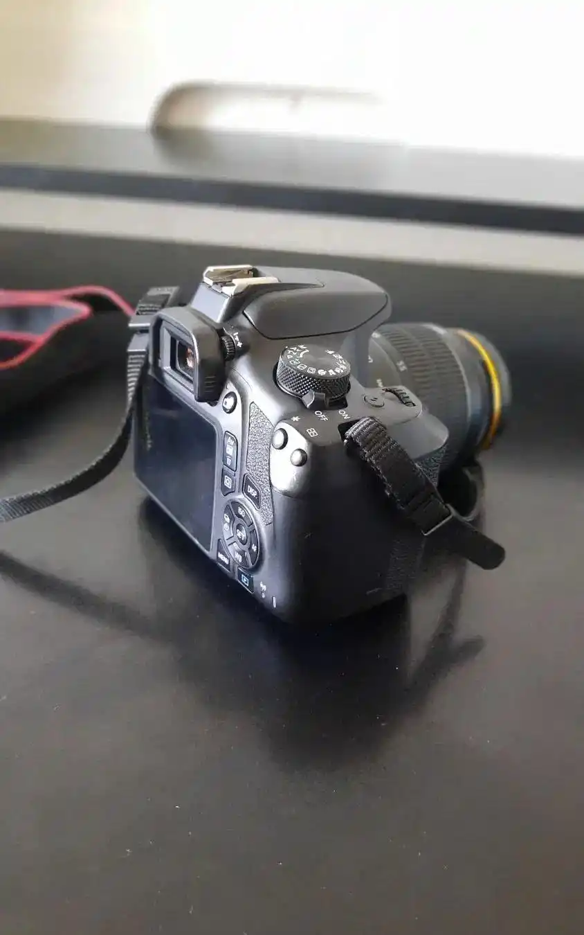 دوربین Canon 1300d دست دو