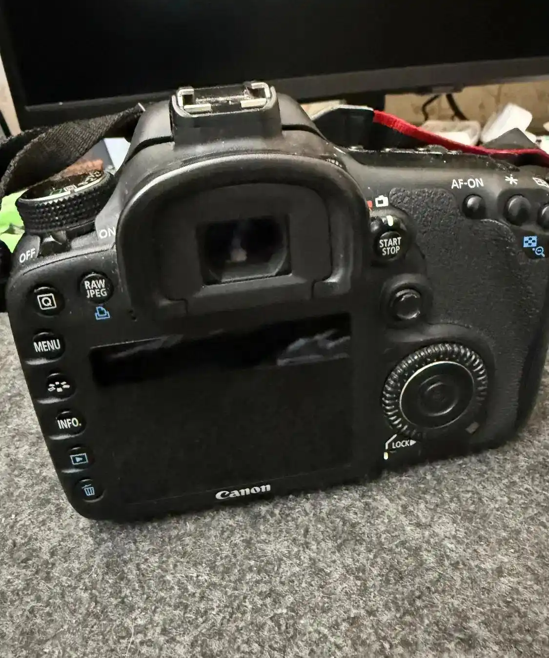 دوربین عکاسی canon 7D دست دو