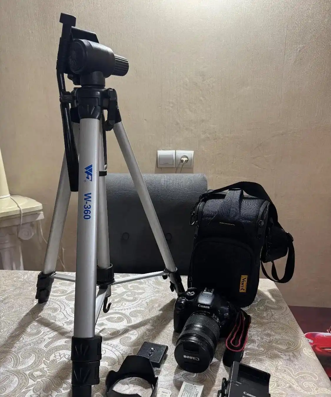 فروش دوربین حرفه ای canon 550d با لنز 18-135 دست دو