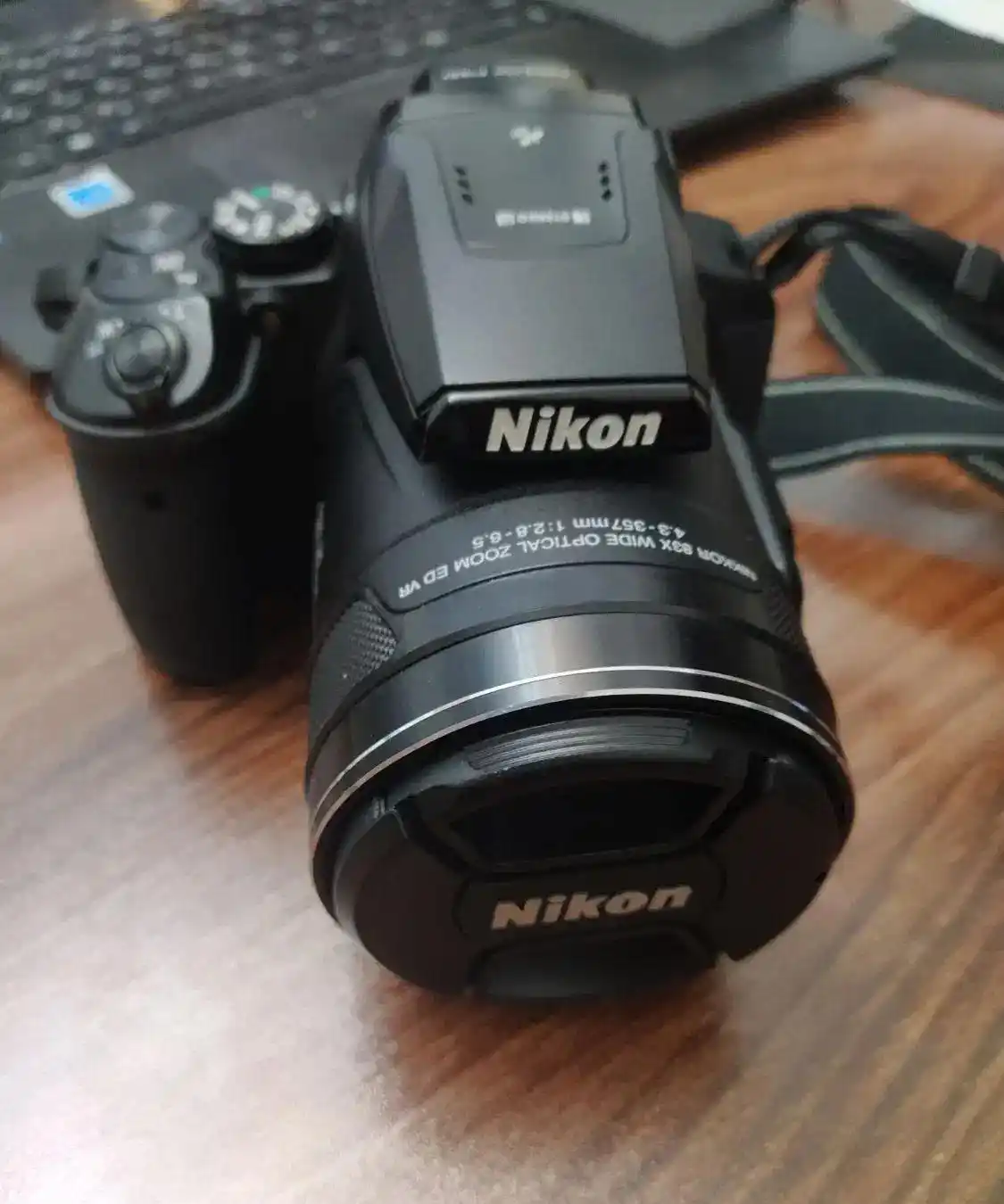 دوربین عکاسی نیکون Nikon COOLPIX P900 دست دو