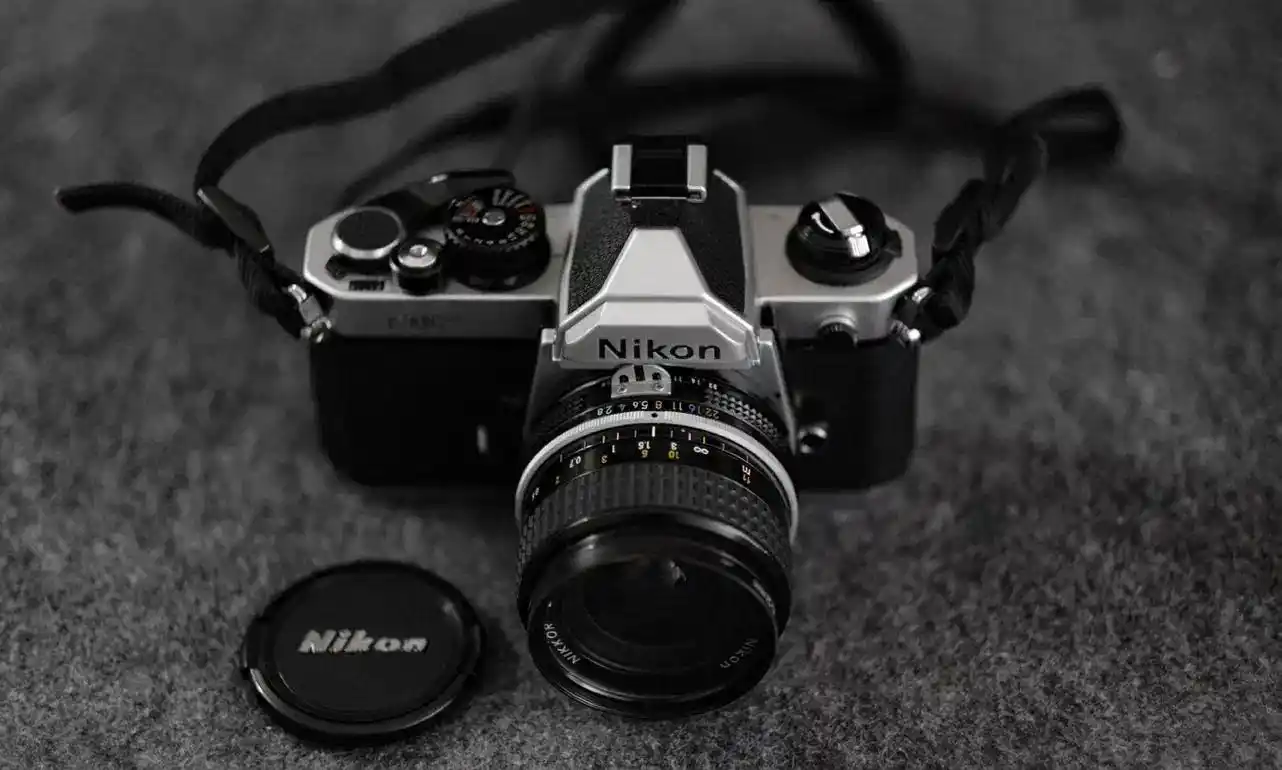 Nikon 24mm دست دو