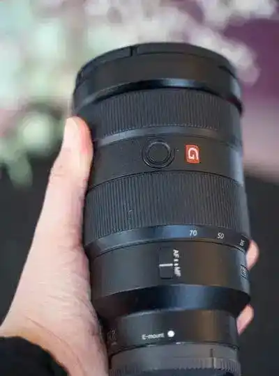لنز سونی gm 24 70 f2.8 دست دو