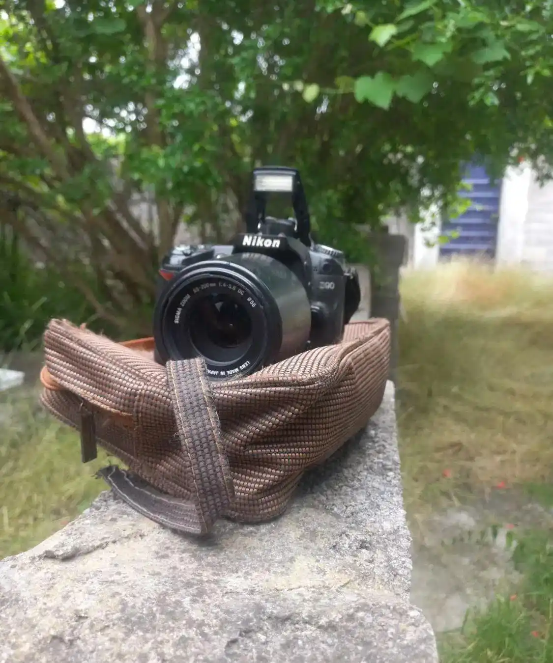 دوربین Nikon D90 دست دو
