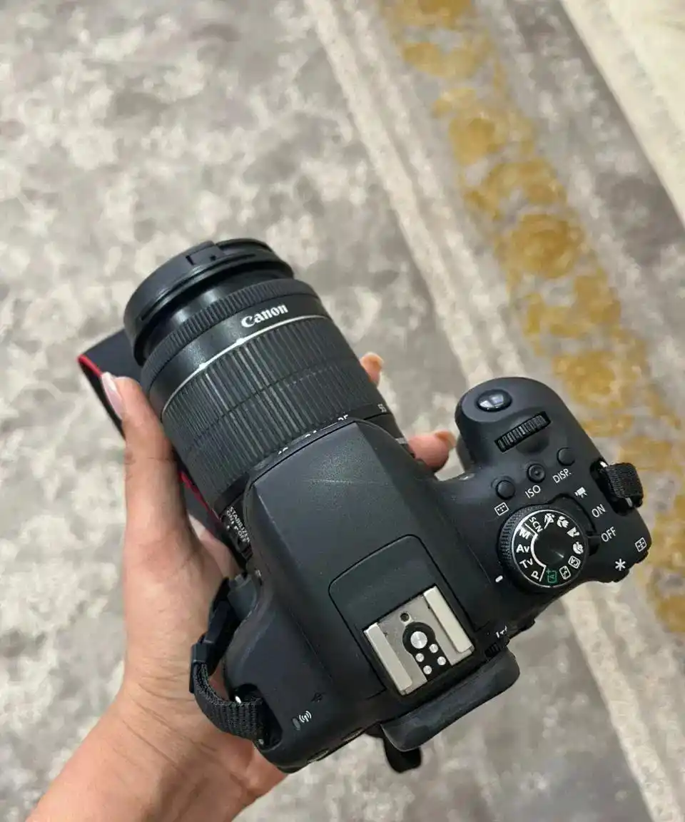دوربین عکاسیd750 دست دو