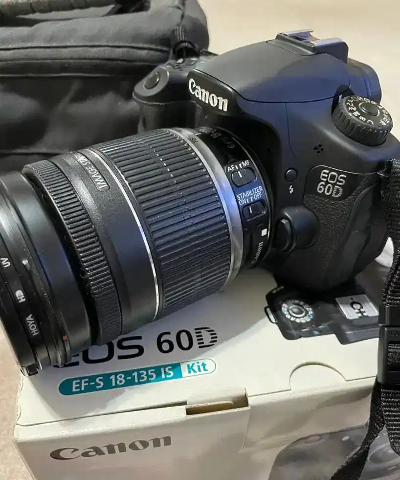 دوربین عکاسی canon 60D دست دو