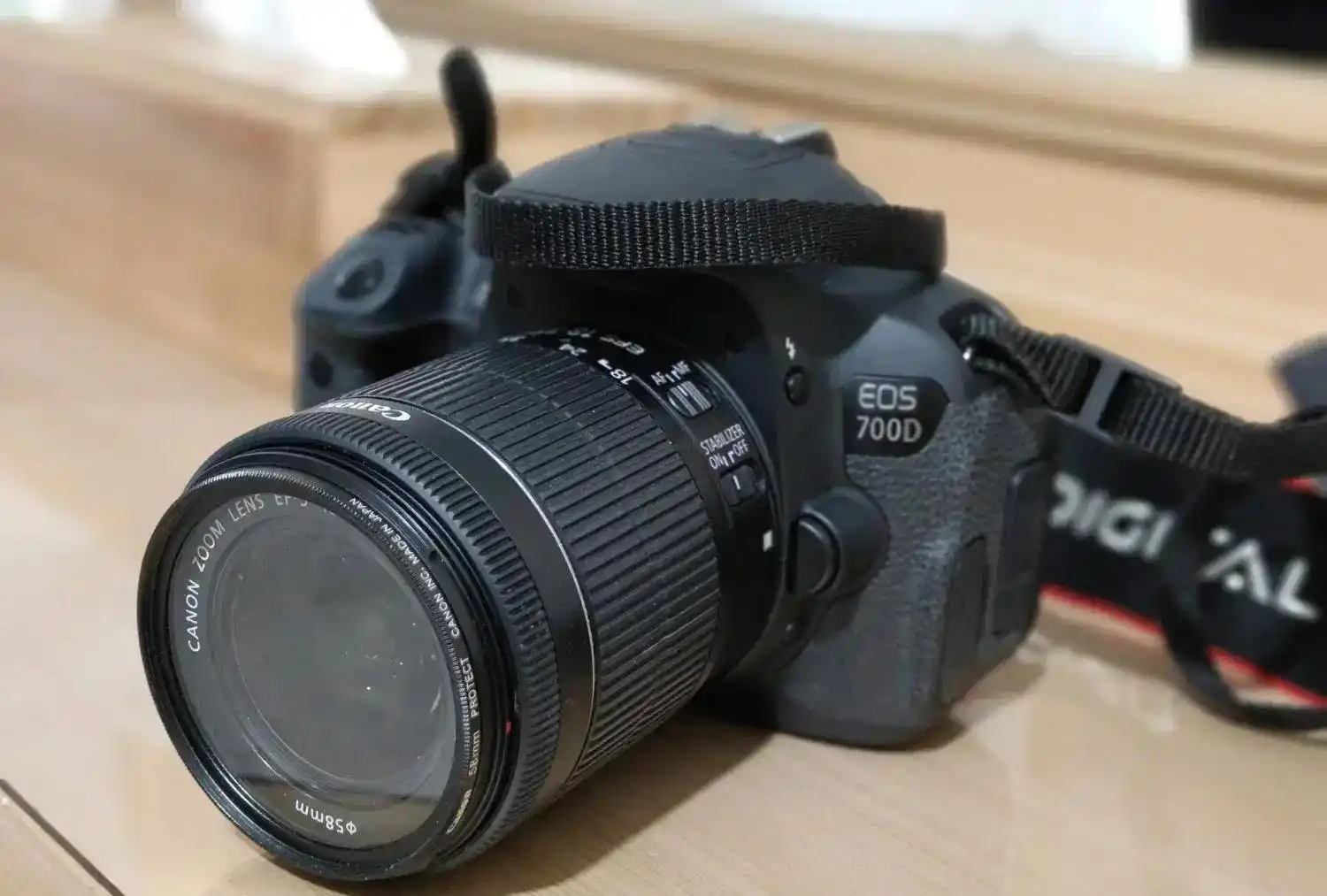 دوربین canon 700D دست دو