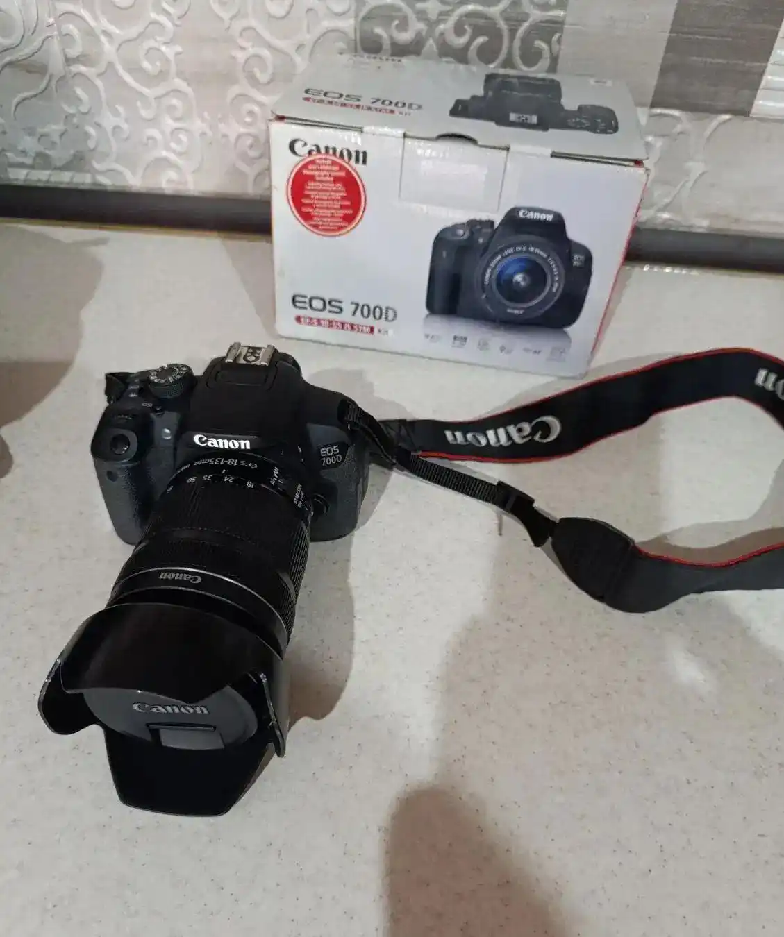 دوربین canon مدل 700D دست دو