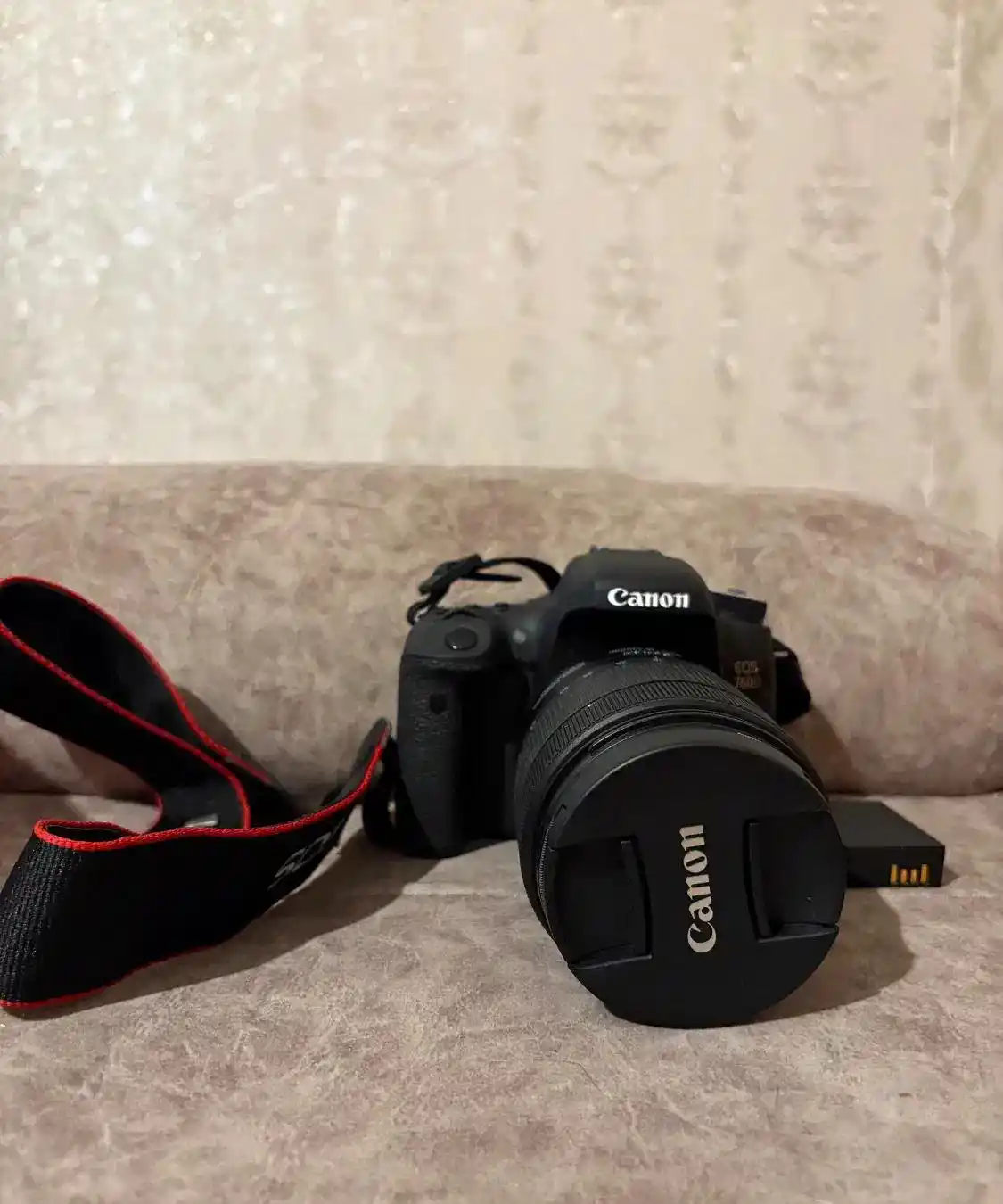 دوربین Canon760D-لنز 135-18 کاملا نو دست دو