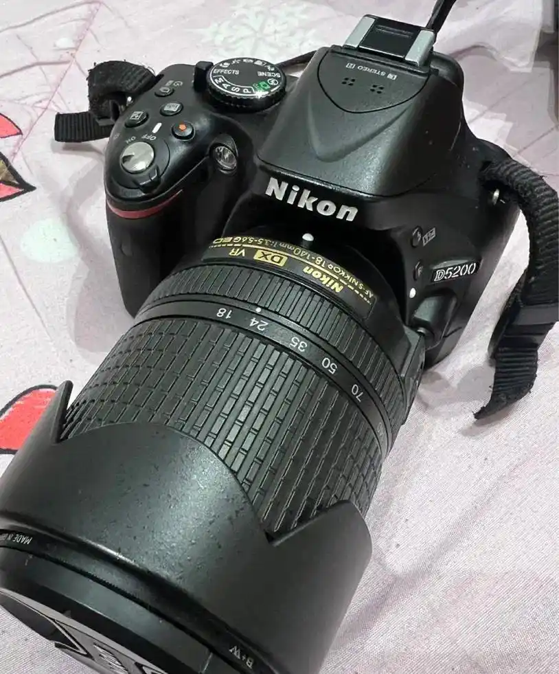 دوربین نیکون Nikon D5200 kit 18-140 نو نو دست دو