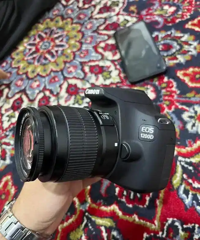 Canon 1200D دست دو