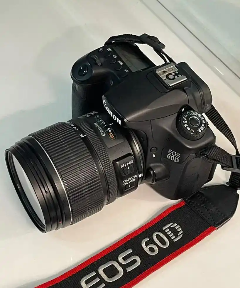 دوربین کنون 60D به همراه لنز کنون 15-85 دست دو