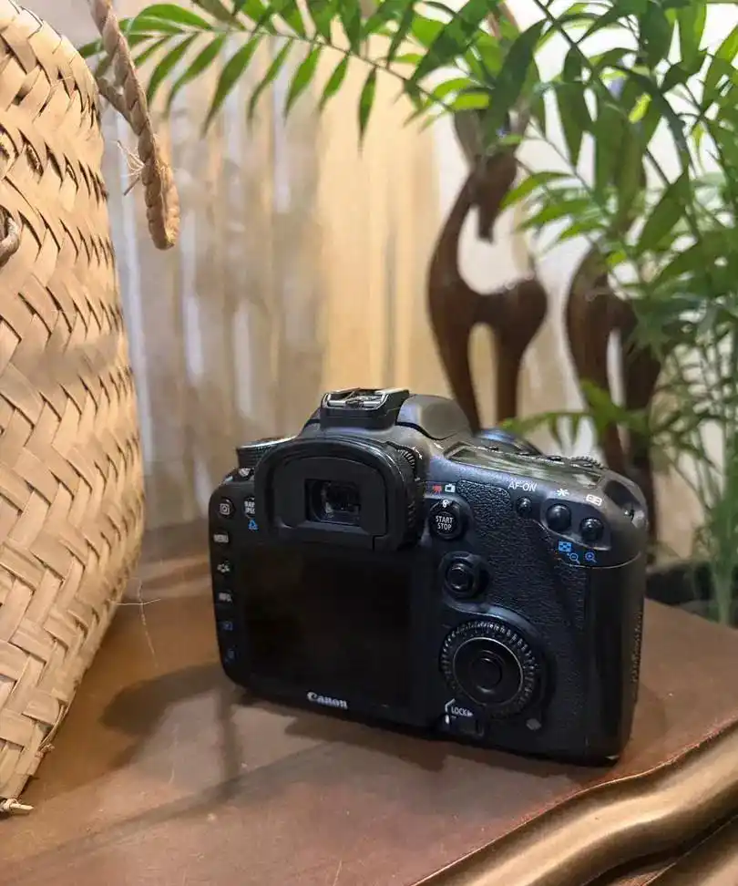 دوربین cannon 7D دست دو