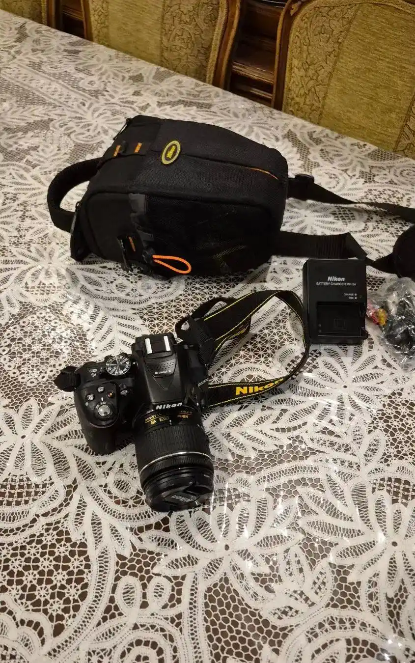 دوربین عکاسی نیکون D5300 دست دو