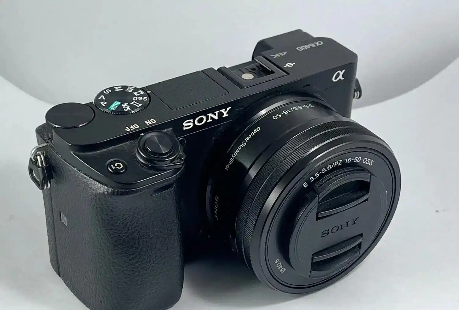 Sony a6400 به همراه وسایل جانبی دست دو
