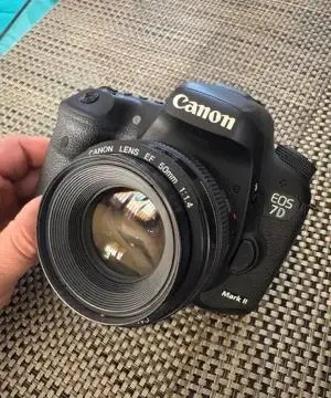 دوربین کنون 7d II دست دوم