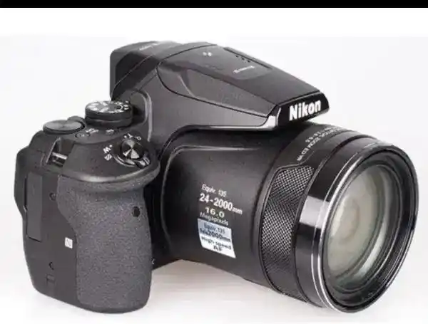دوربین سوپرزوم p 900 نیکون دست دو