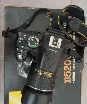 دوربین نیکون Nikon D5200 kit 18-140 نو نو دست دوم