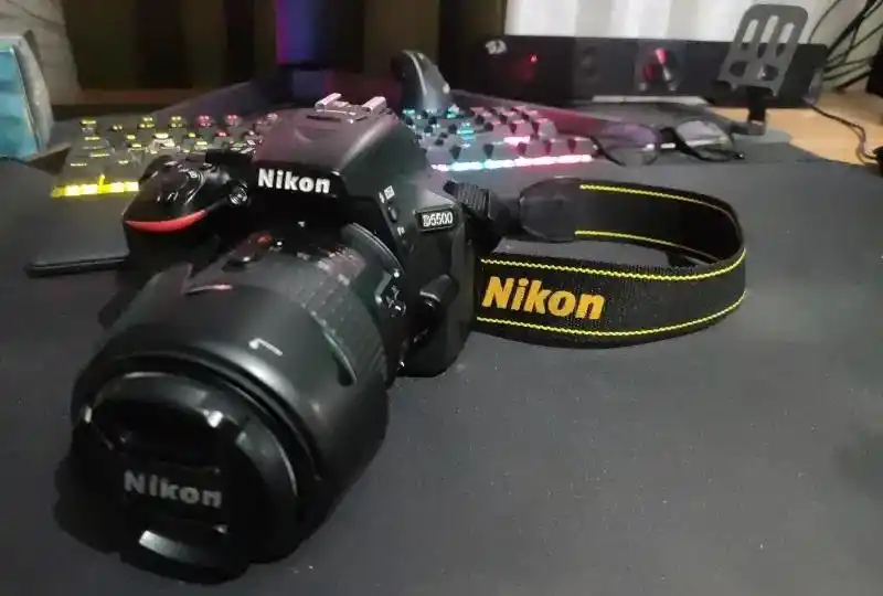 دوربین عکاسی Nikon D5500 همراه کیف دست دو