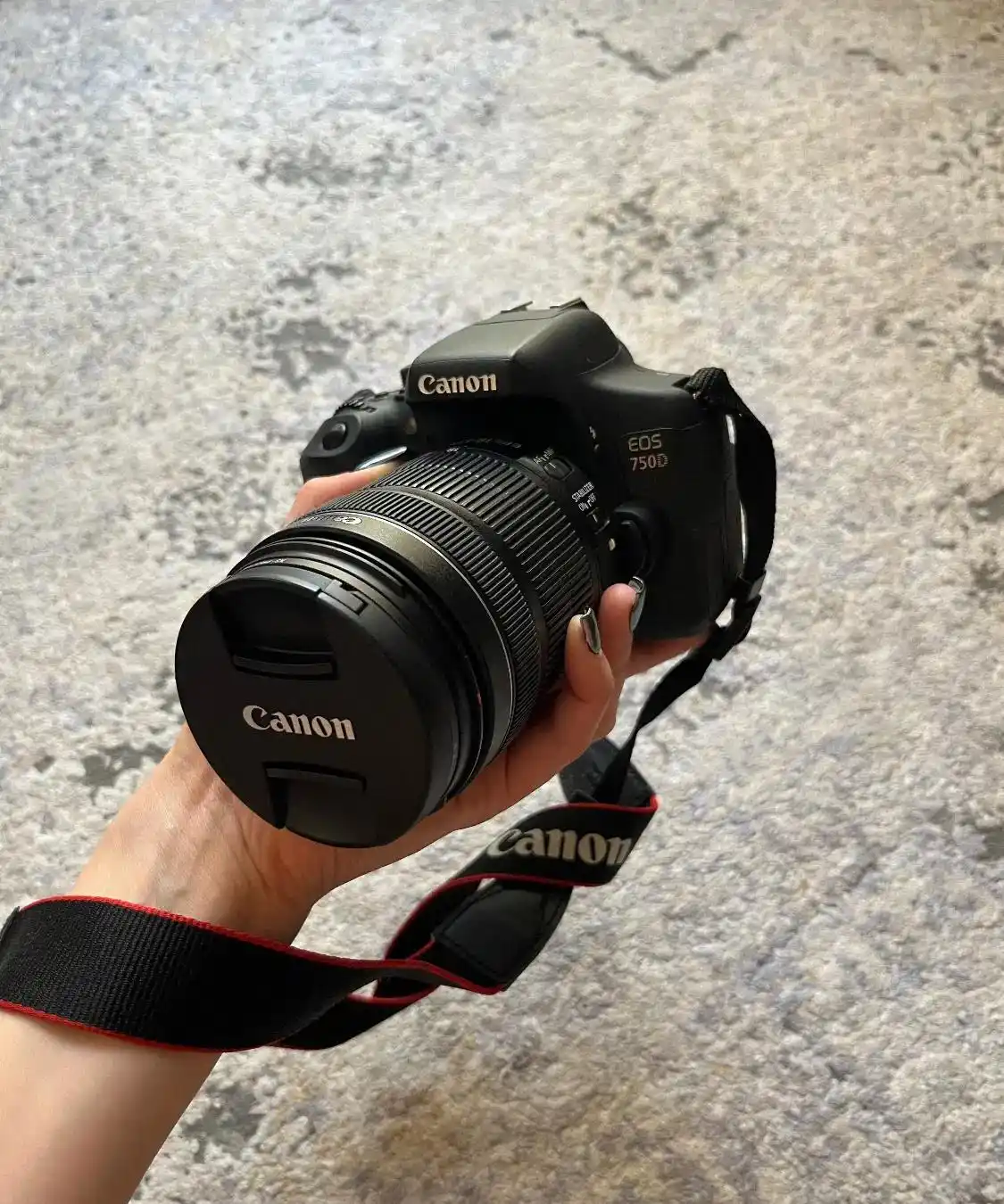 دوربین عکاسی canon 750D همراه لنز 18-135 دست دو