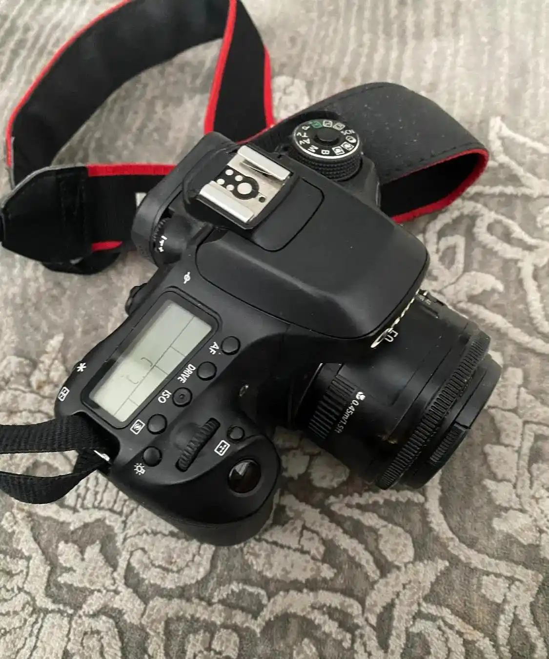دوربین عکاسی canon 80D با لنز 1.8 دست دو