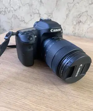 تمیزترین دوربین عکاسی کانن 80D Canon + لنز و غیره دست دوم