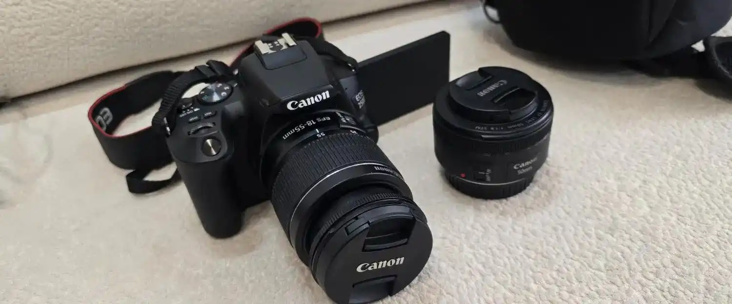 دوربین کنون Canon EOS 250d دست دو