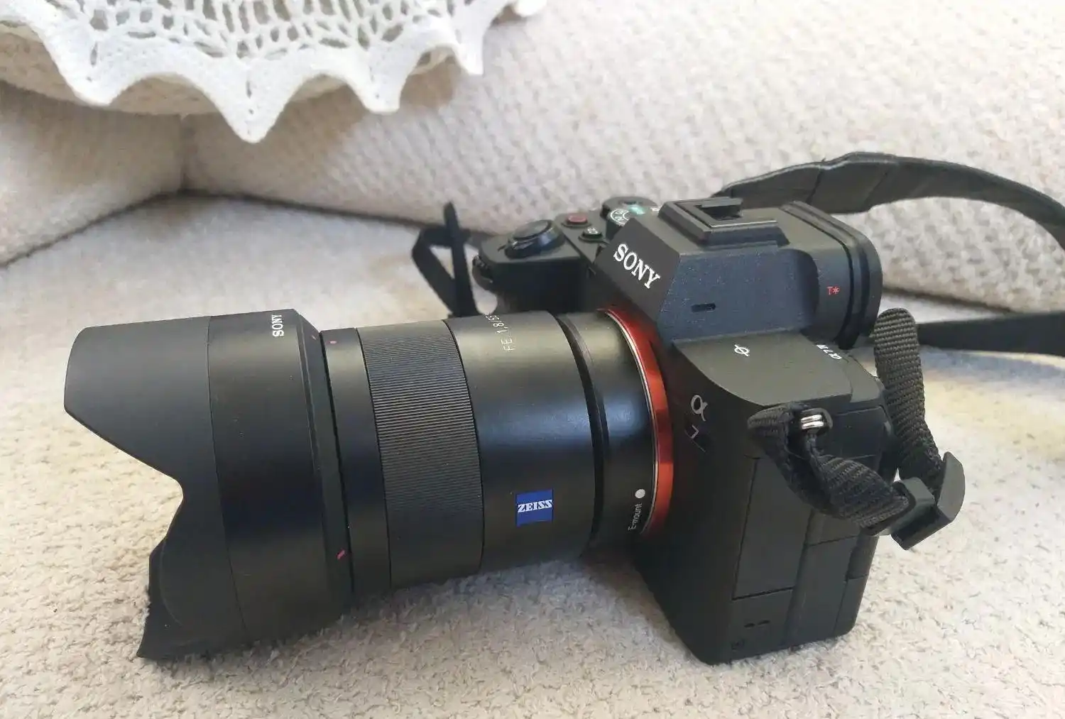 دوربین سونی آلفاسون فور    *SONY A7 iv 4* دست دو