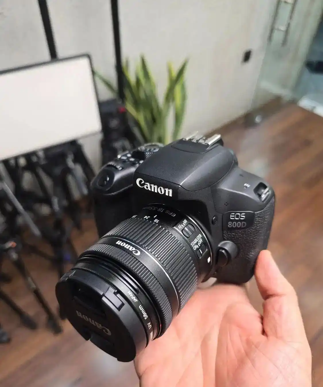 فروش ویژه ۸۰۰دی کانن به همراه دو عدد لنز دست دو