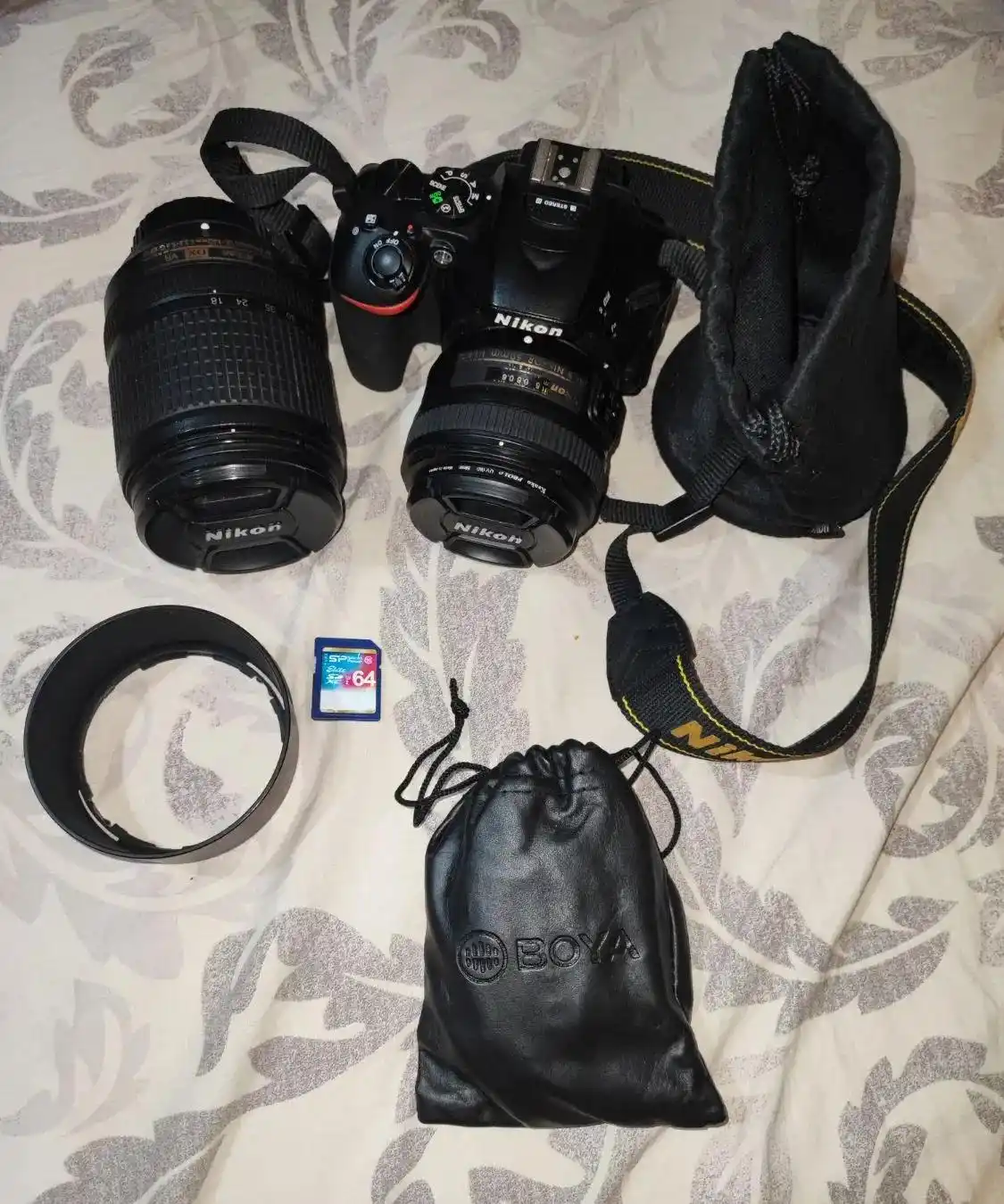 nikon d5600 دوربین عکاسی فیلم برداری دست دو