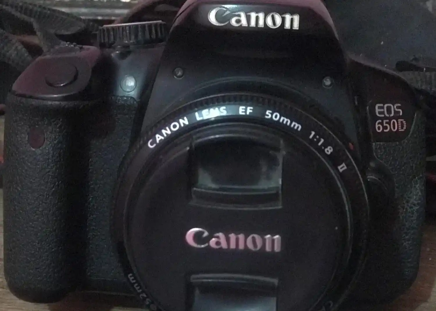 دوربین کنون D650 دست دو