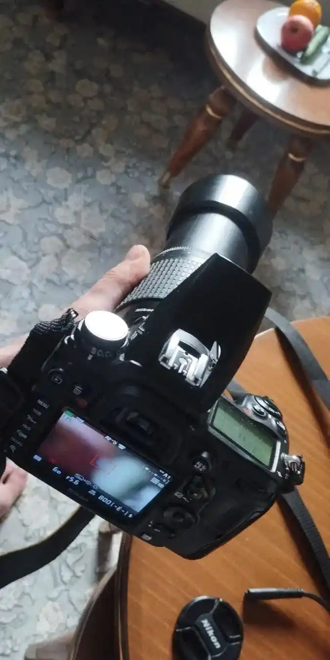 دوربین نیکون d7000 دست دو
