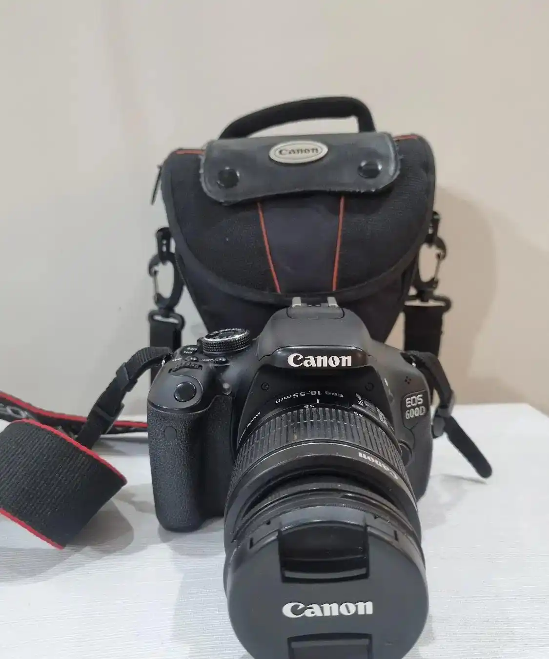دوربین canon600D دست دو