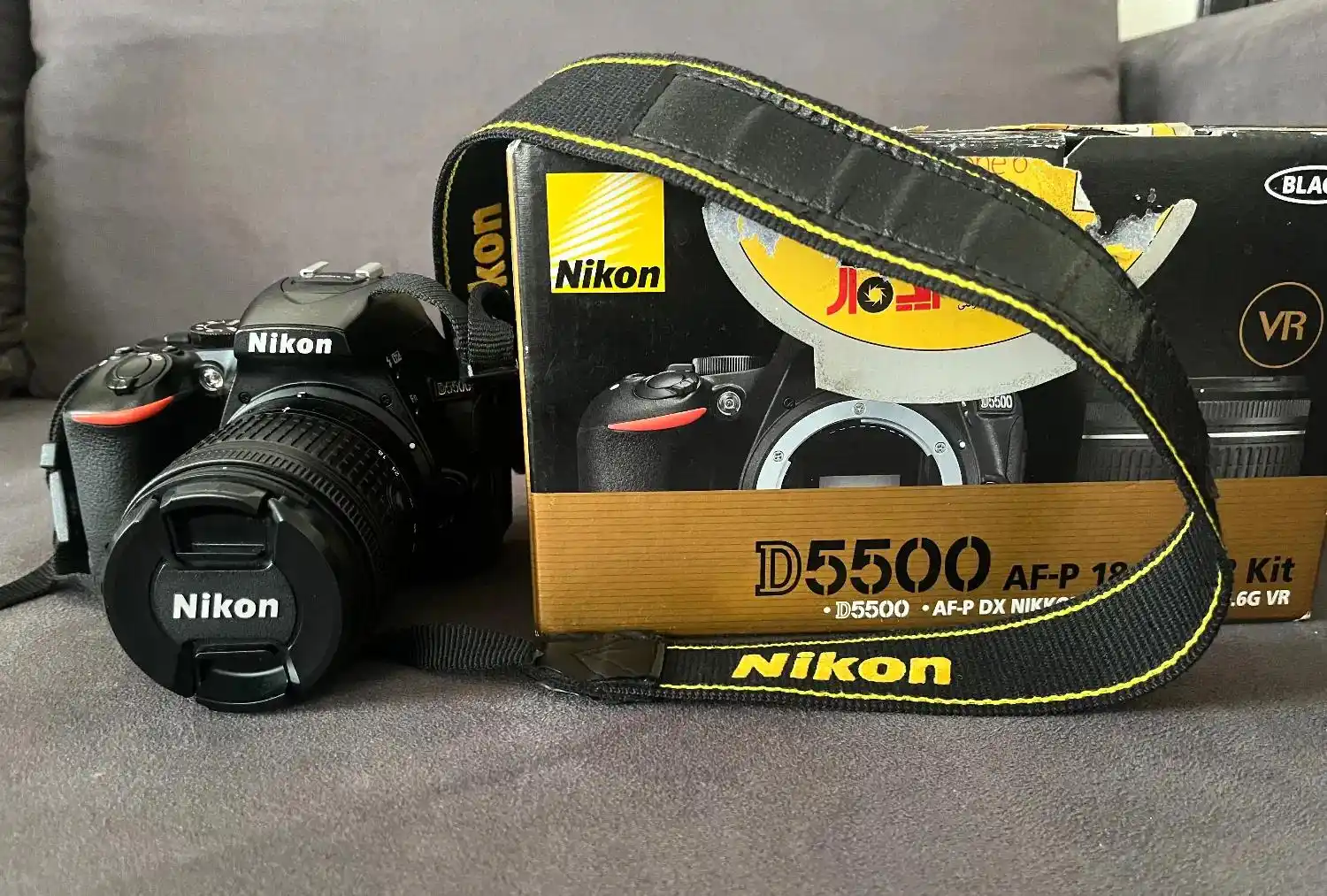 دوربین نیکون D5500 دست دو
