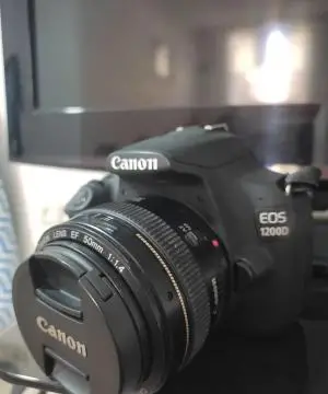 canon 1200d + 18-55mm دست دوم