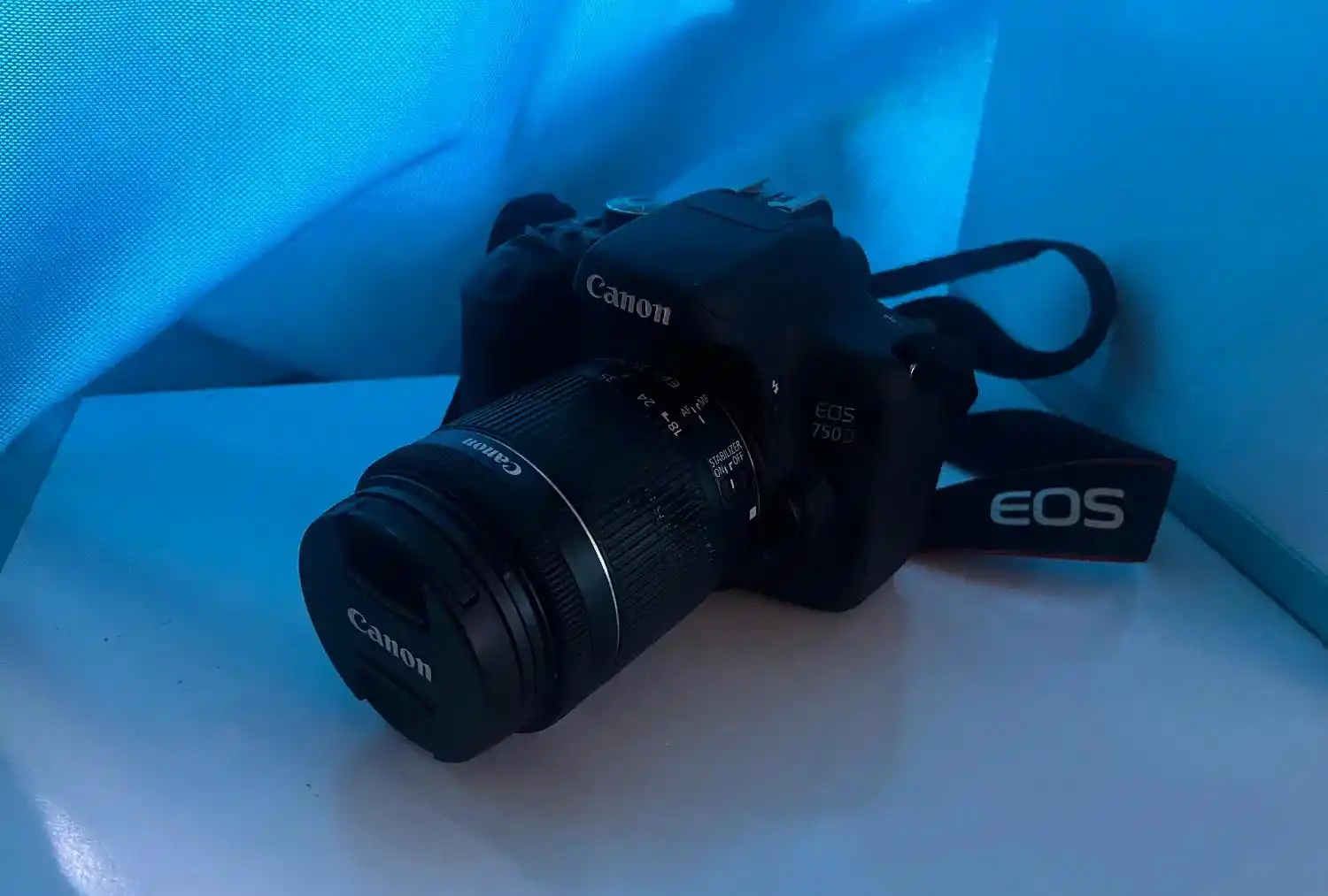 دوربین canon eos 750D + لنز 55 - 18 دست دو