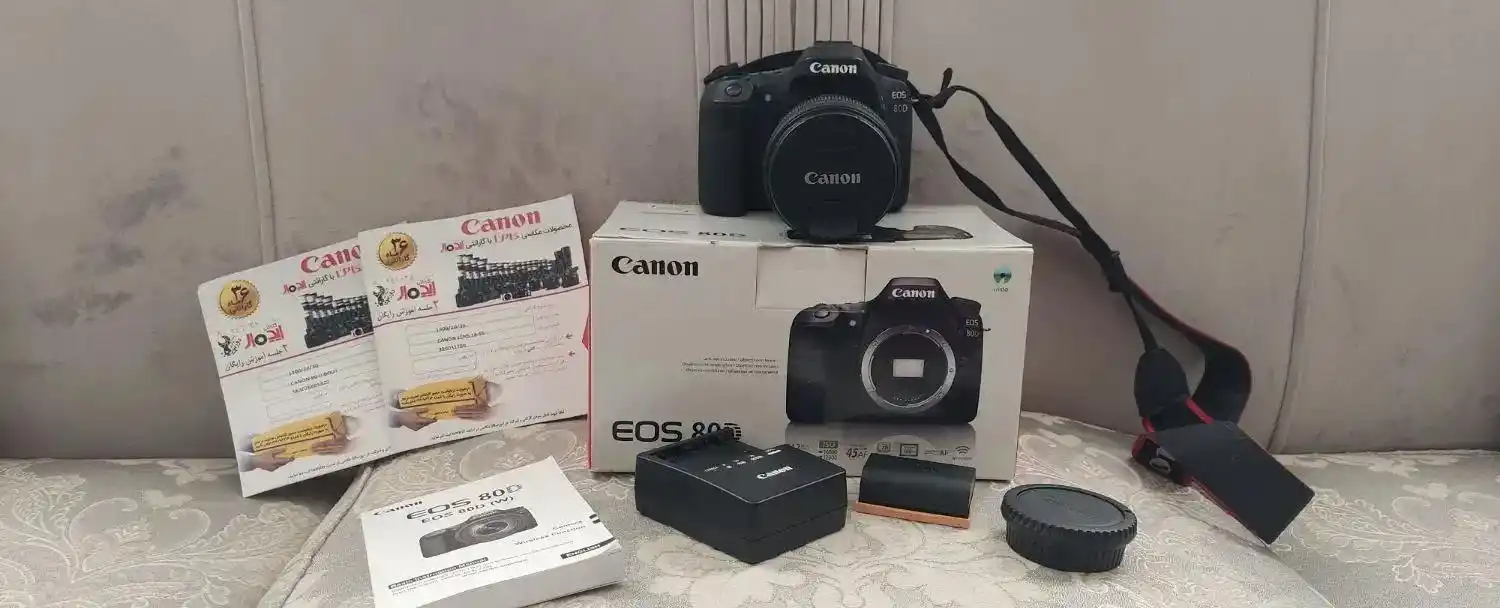 دوربین عکس و فیلم CANON 80D دست دو