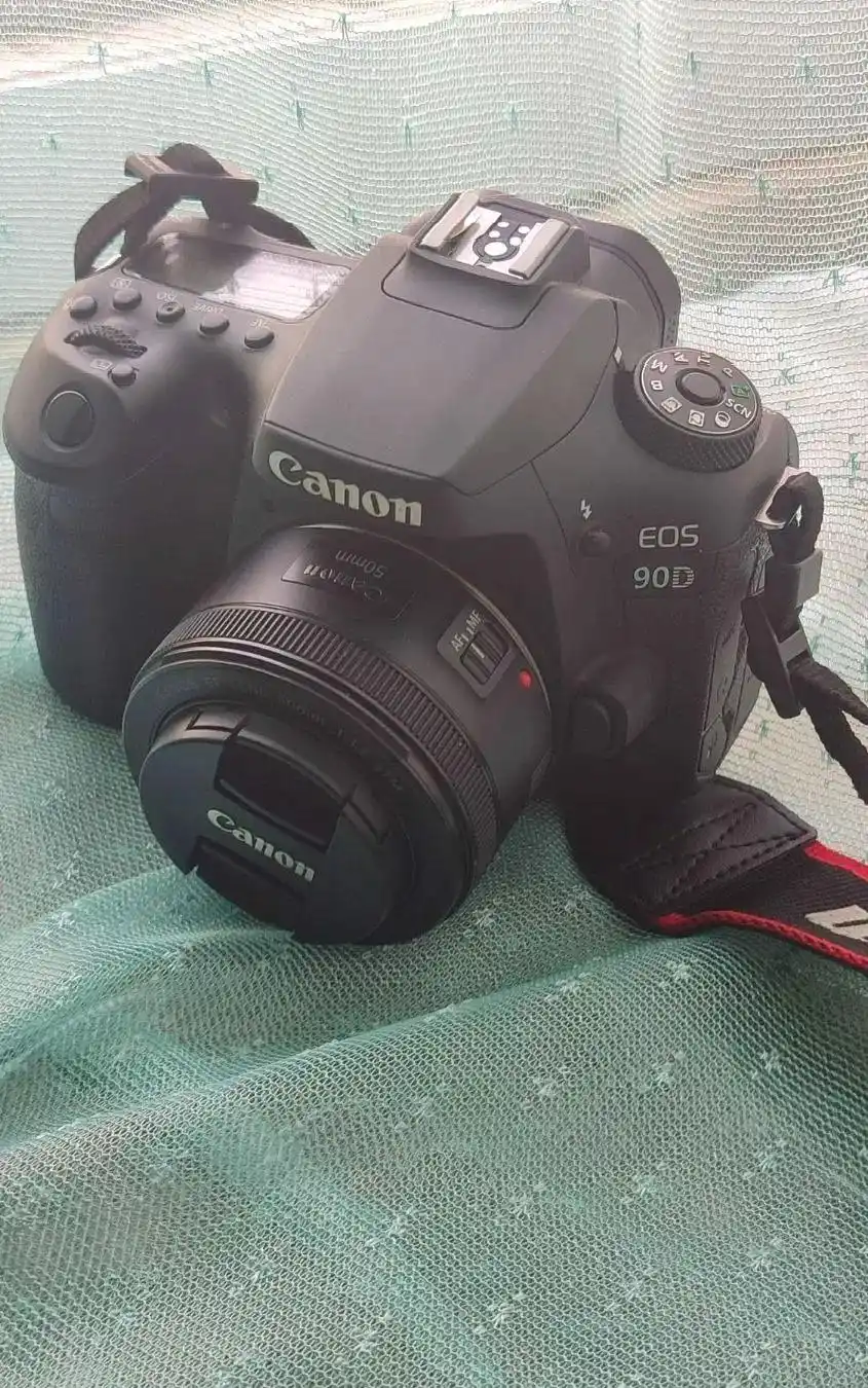 canon 90d دست دو