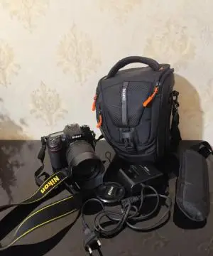 Nikon D7200 + 18-140 VR در حد نو دست دوم