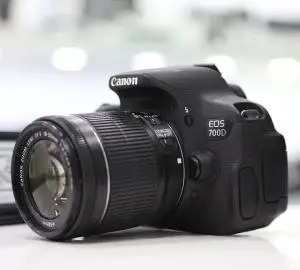 دوربین عکاسی canon 700d 18-135 mm بالنز 50mm f 1.8 دست دوم