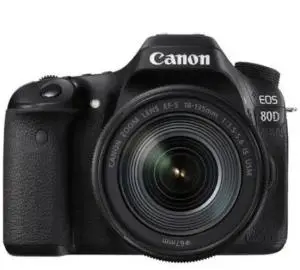 کنون 80D همراه لنز و سه پایه دست دوم