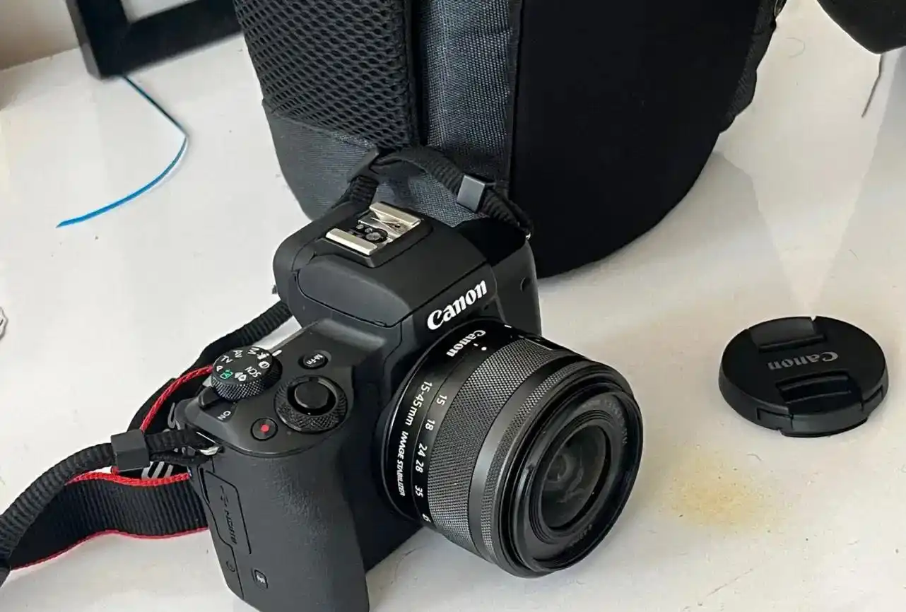 دوربین canon m50 mark 2 دست دو