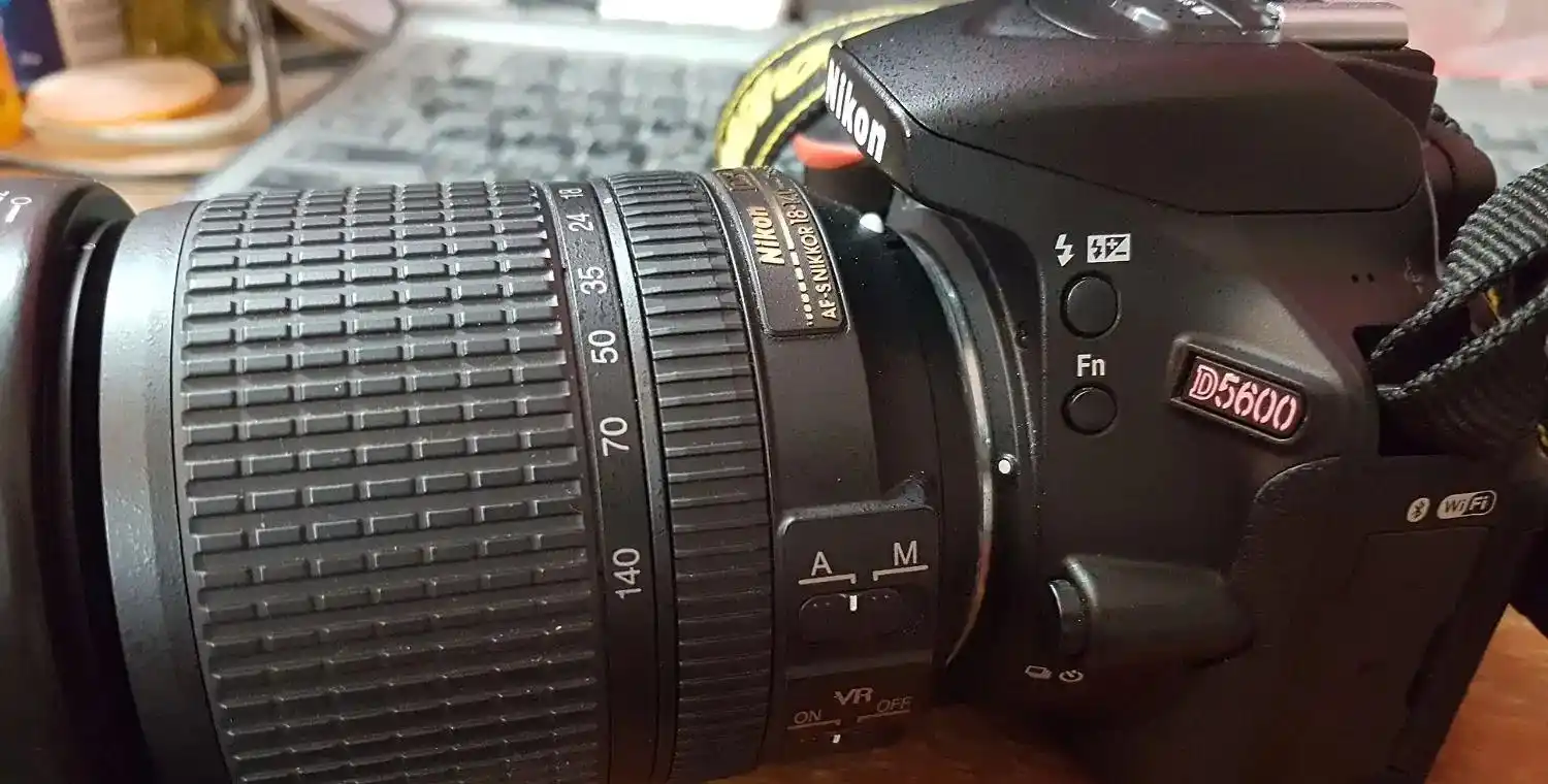 دوربین Nikon D5600 در حد نو دست دو