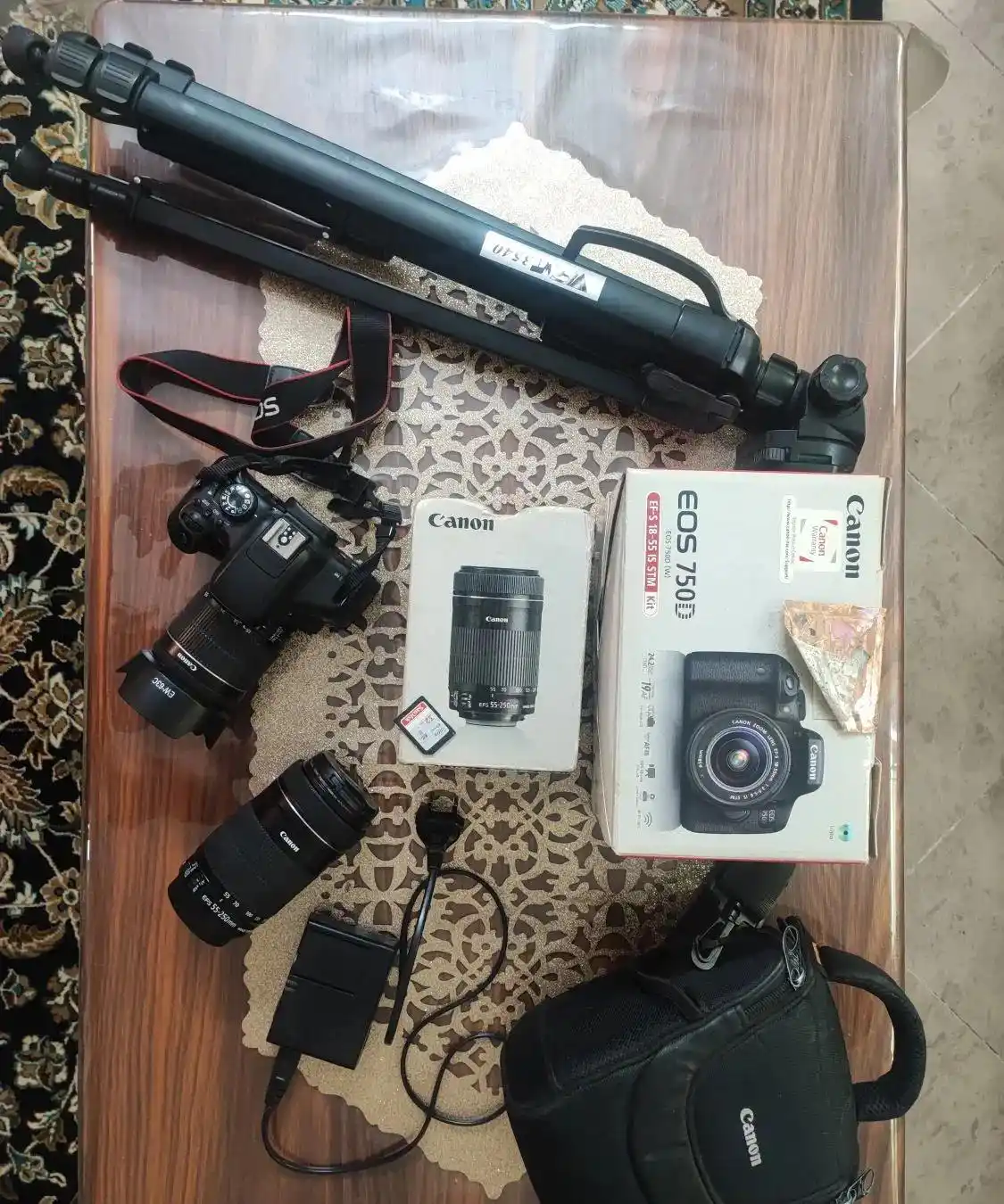 دوربین کانن 750d تمیز و باوسایل کامل دست دو