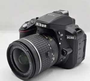 Nikon d5300 دست دوم